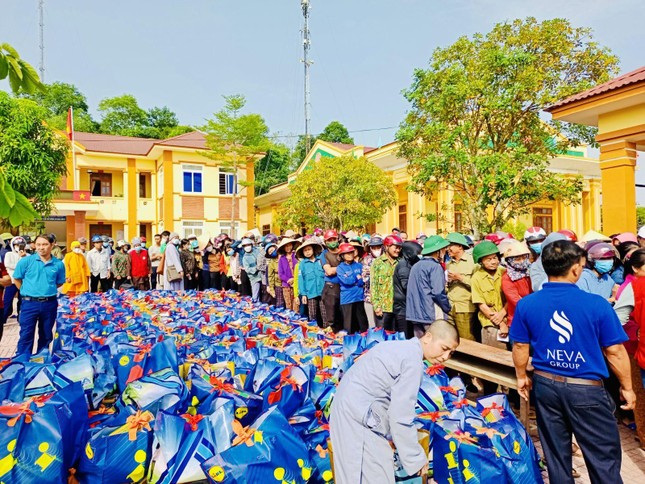 Chương trình do Ban Từ thiện - Xã hội Phật giáo tỉnh Đồng Nai tổ chức trao tặng 1.200 phần quà đến bà con tỉnh Hà Tĩnh và Nghệ An