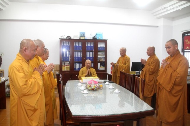 Đoàn vấn an Hòa thượng Thích Thiện Pháp