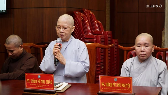 Ni trưởng Thích nữ Như Thảo báo cáo về thành công của Đại lễ Đức Thánh Tổ Ni Đại Ái Đạo, chư Ni tiền bối Phật giáo VN hữu công Ni trưởng Thích nữ Như Thảo báo cáo về thành công của Đại lễ Đức Thánh Tổ Ni Đại Ái Đạo, chư Ni tiền bối Phật giáo VN hữu công