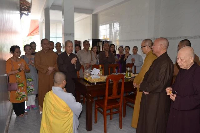 Ban Tăng sự, Phân ban Ni giới TP.Đà Nẵng, Ban Trị sự Phật giáo huyện Hòa Vang thăm các chùa bị ảnh hưởng bởi bão lũ Ban Tăng sự, Phân ban Ni giới TP.Đà Nẵng, Ban Trị sự Phật giáo huyện Hòa Vang thăm các chùa bị ảnh hưởng bởi bão lũ