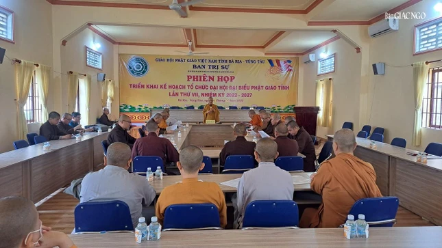 Quang cảnh buổi họp