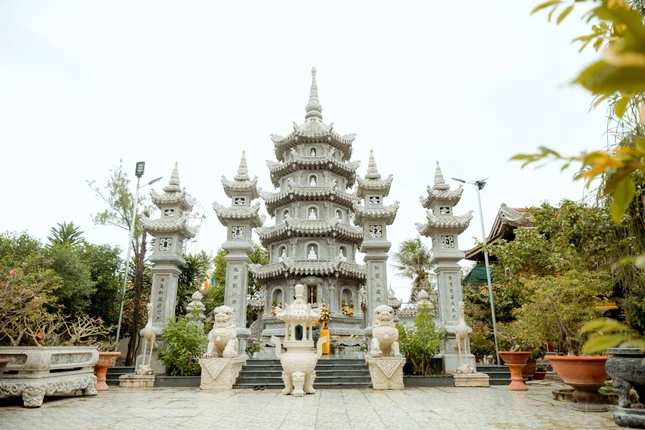 Bảo tháp Trưởng lão Hòa thượng Thích Như Ý Bảo tháp Trưởng lão Hòa thượng Thích Như Ý