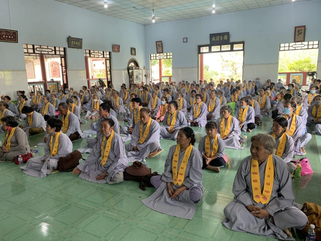 Đạo tràng chùa Phước Lộc với 200 Phật tử tham gia