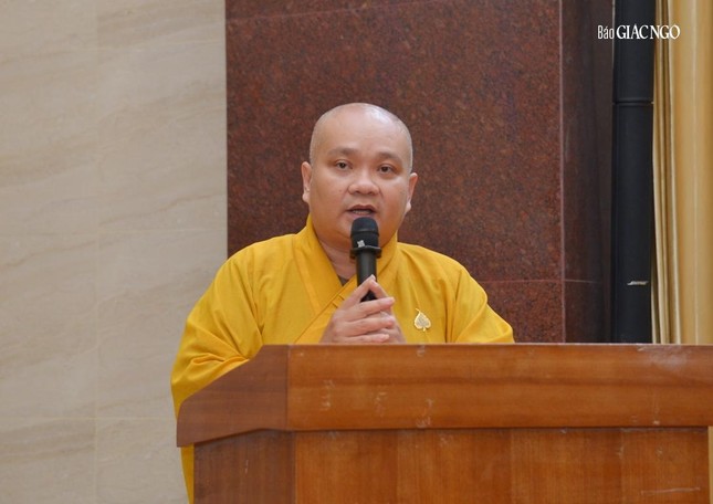 Thượng tọa Thích Trung Nguyện thông tin về đoàn đại biểu tham dự Đại hội Phật giáo toàn quốc lần thứ IX tại Thủ đô Hà Nội