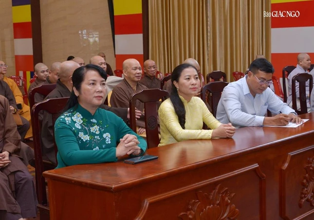 Lãnh đạo Ủy ban MTTQVN TP.HCM thăm, chúc mừng chư tôn đức Ban Trị sự nhân 41 ngày thành lập GHPGVN, 40 năm thành lập GHPGVN TP.HCM