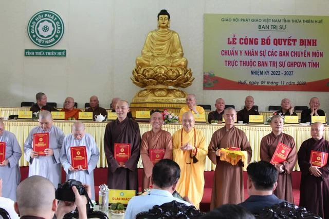 Các ban chuyên môn nhận quyết định nhân sự nhiệm kỳ 2022-2027 Các ban chuyên môn nhận quyết định nhân sự nhiệm kỳ 2022-2027