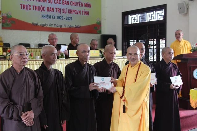 Chuẩn y nhân sự các ban chuyên môn trực thuộc Ban Trị sự GHPGVN tỉnh nhiệm kỳ 2022-2027 là kết quả bước đầu nhiệm kỳ Chuẩn y nhân sự các ban chuyên môn trực thuộc Ban Trị sự GHPGVN tỉnh nhiệm kỳ 2022-2027 là kết quả bước đầu nhiệm kỳ
