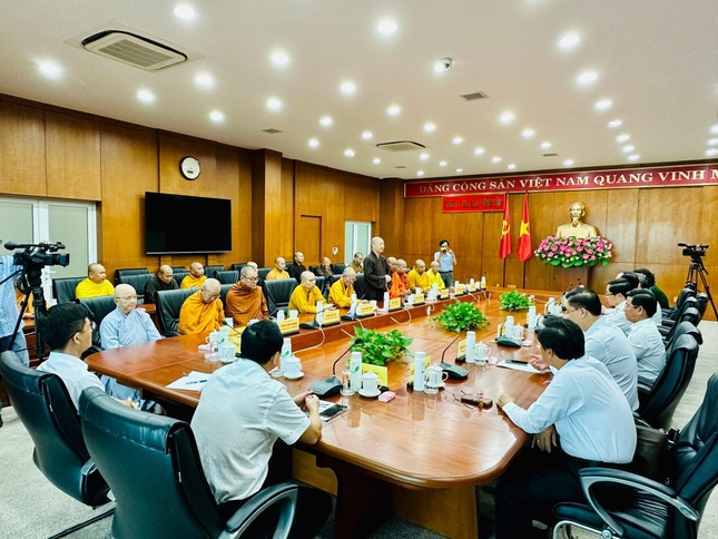 Quang cảnh buổi gặp chào lãnh đạo tỉnh của tân Ban Trị sự GHPGVN tỉnh