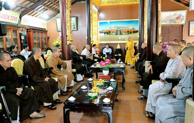 Buổi tiếp đại diện lãnh đạo Tỉnh ủy đến chúc mừng đoàn Đại biểu Phật giáo tỉnh tham dự Đại hội Phật giáo toàn quốc lần thứ IX Buổi tiếp đại diện lãnh đạo Tỉnh ủy đến chúc mừng đoàn Đại biểu Phật giáo tỉnh tham dự Đại hội Phật giáo toàn quốc lần thứ IX