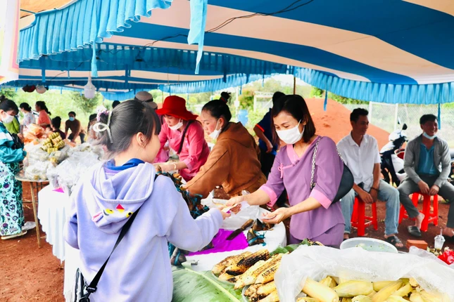 Nhiều món thân thuộc với miền quê phục vụ cho bà con