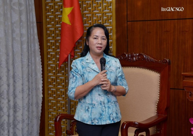 Bà Trần Kim Yến thăm hỏi, chúc mừng chư tôn đức đoàn Đại biểu GHPGVN TP.HCM sẽ tham dự Đại hội đại biểu Phật giáo toàn quốc lần thứ IX Bà Trần Kim Yến thăm hỏi, chúc mừng chư tôn đức đoàn Đại biểu GHPGVN TP.HCM sẽ tham dự Đại hội đại biểu Phật giáo toàn quốc lần thứ IX