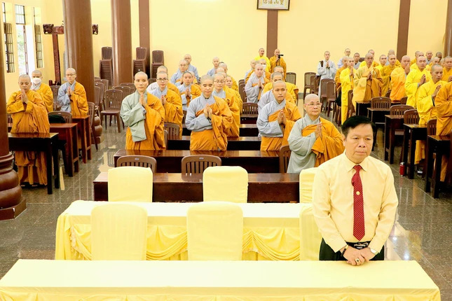 Thành kính dâng nén tâm hương tưởng niệm