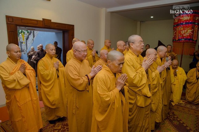 Chư tôn đức Hội đồng Trị sự GHPGVN tưởng niệm, tri ân công đức to lớn của Trưởng lão Hòa thượng cho Đạo pháp và Dân tộc