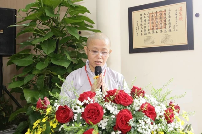 Ni sư Thích nữ Nguyệt Chiếu báo cáo tổng kết nhiệm kỳ 2017-2022