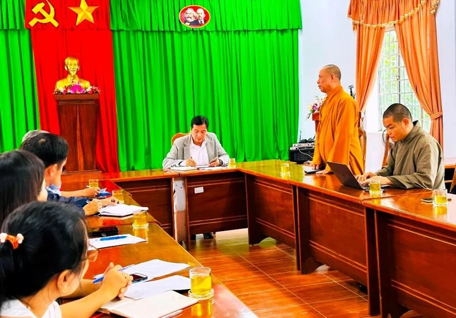 Hòa thượng Thích Phước Minh phát biểu tại buổi làm việc