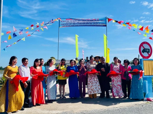 Hòa thượng Thích Chơn Tịnh khánh thành cầu Nhất Tâm số 37 tại huyện Mộc Hóa Hòa thượng Thích Chơn Tịnh khánh thành cầu Nhất Tâm số 37 tại huyện Mộc Hóa