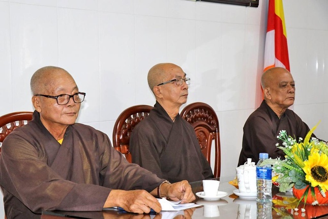 Chư tôn đức chứng minh, chủ tọa hội nghị tổng kết Phật sự năm 2022