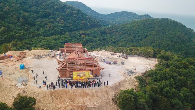 Toàn cảnh ngày lễ đặt long cốt chính điện, Tổ đường chùa Trúc Lâm Đảo Trần