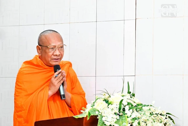 Hòa thượng Danh Lung đã công bố quyết định số 575/QĐ- HĐTS của Hội đồng Trị sự GHPGVN Hòa thượng Danh Lung đã công bố quyết định số 575/QĐ- HĐTS của Hội đồng Trị sự GHPGVN