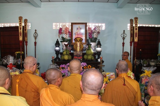 Trang nghiêm tưởng niệm cố Trưởng lão Hòa thượng Thích Đồng Huy tại thiền viện Vạn Hạnh Trang nghiêm tưởng niệm cố Trưởng lão Hòa thượng Thích Đồng Huy tại thiền viện Vạn Hạnh