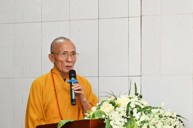 Hòa thượng Thích Huệ Trí phát biểu khai mạc Hòa thượng Thích Huệ Trí phát biểu khai mạc