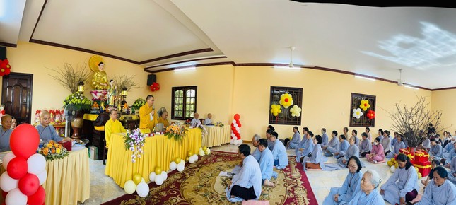 Thượng tọa Thích Thiện Thông đạo từ với đạo tràng Phật tử