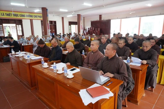 Chư tôn đức Tăng Ni tỉnh Hà Tĩnh tham dự hội nghị