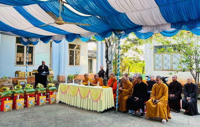 Thượng tọa Thích Đức Thiện phát biểu