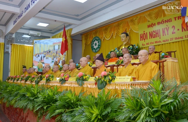 Chư tôn giáo phẩm chứng minh, chủ tọa đoàn