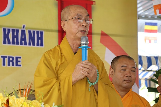 Hòa thượng Thích Nhựt Tấn ban đạo từ, khuyến tấn đến Đại đức tân trụ trì Hòa thượng Thích Nhựt Tấn ban đạo từ, khuyến tấn đến Đại đức tân trụ trì