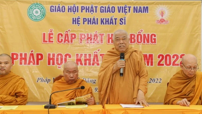 Hòa thượng Thích Giác Toàn ban đạo từ