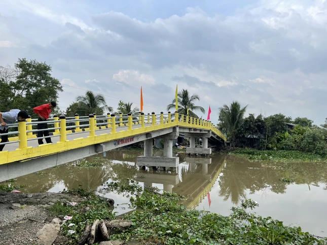 Hội cũng bàn giao cầu Tuờng Nguyên 461 tại xã Lâm Kiết, huyện Thạnh Trị - Ảnh: T.N Hội cũng bàn giao cầu Tuờng Nguyên 461 tại xã Lâm Kiết, huyện Thạnh Trị - Ảnh: T.N