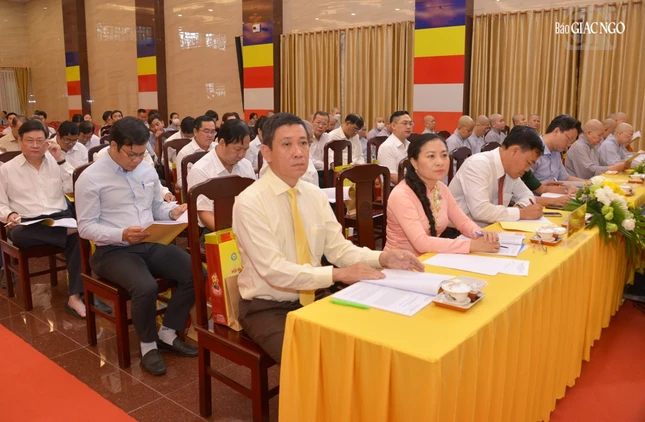 Đại diện các cơ quan TP.HCM và Quận ủy quận 10 tham dự Đại diện các cơ quan TP.HCM và Quận ủy quận 10 tham dự