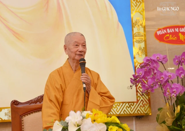 Đức Pháp chủ ban huấn từ Đức Pháp chủ ban huấn từ