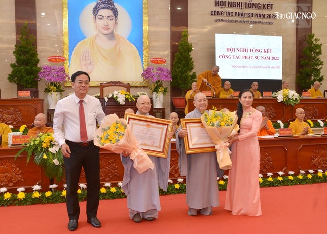 Ni trưởng Thích nữ Từ Nhẫn, Ni trưởng Thích nữ Như Thảo được Chủ tịch nước tặng Huân chương Lao động Hạng II và Hạng III