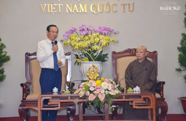 Bí thư Thành ủy TP.HCM Nguyễn Văn Nên chúc Tết đến chư tôn đức Ban Thường trực Ban Trị sự GHPGVN TP.HCM