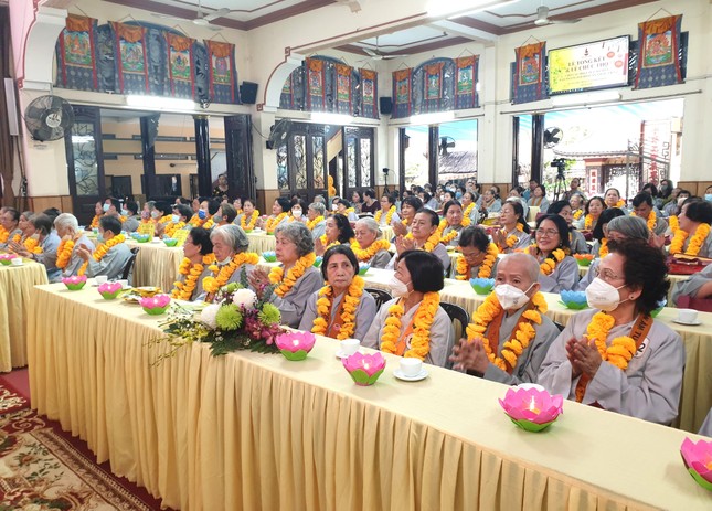 Quang cảnh lễ tổng kết, chúc thọ Phật tử tại Quan Âm tu viện