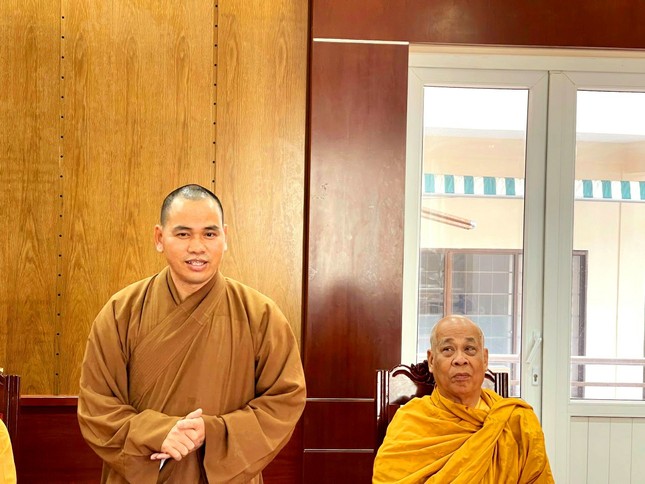 Thay mặt Ban Thường trực Ban Trị sự GHPGVN Thành phố, Thượng tọa Thích Thiện Thông chúc Tết đến lãnh đạo và các cơ quan Thành phố Thay mặt Ban Thường trực Ban Trị sự GHPGVN Thành phố, Thượng tọa Thích Thiện Thông chúc Tết đến lãnh đạo và các cơ quan Thành phố