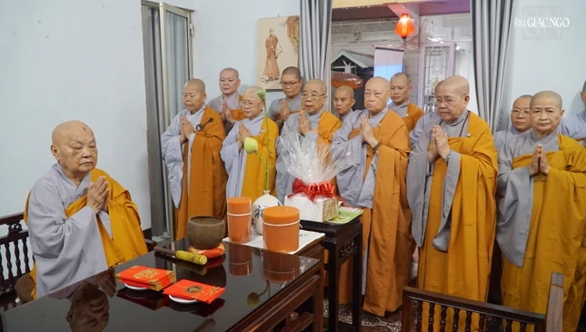 Dâng lời khánh tuế Ni trưởng Thích nữ Tịnh Nguyện