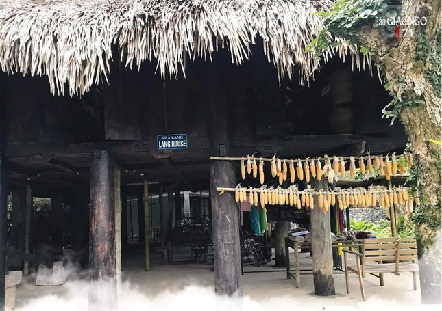 Nhà Lang tại Bảo tàng Mường ở TP.Hòa Bình Nhà Lang tại Bảo tàng Mường ở TP.Hòa Bình