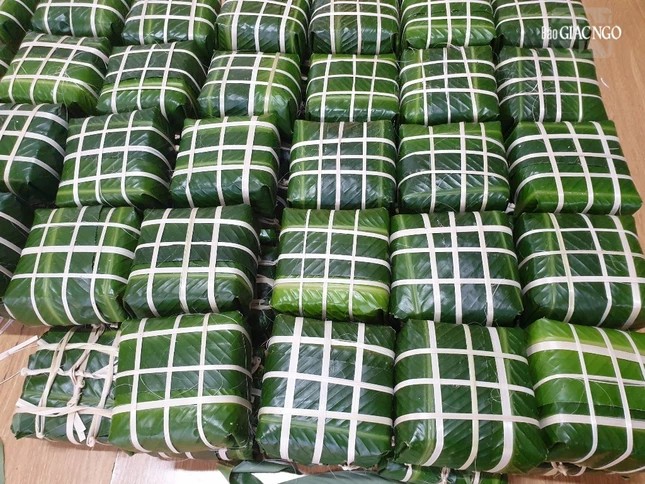 Thành phẩm là những chiếc bánh chưng xinh xinh