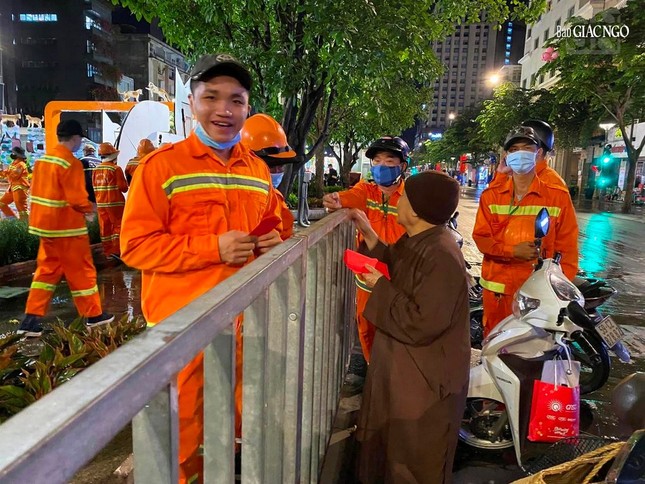 Mọi người rất hoan hỷ trước sự thăm hỏi và động viên của Ni trường Mọi người rất hoan hỷ trước sự thăm hỏi và động viên của Ni trường