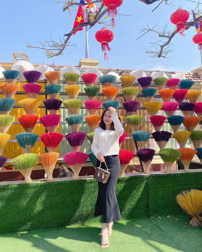 Không gian văn hóa của chùa thu hút bạn trẻ vãng cảnh trong những ngày xuân mới