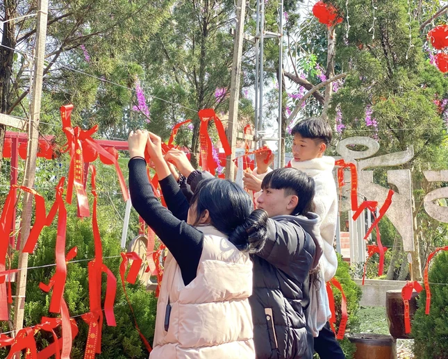 Mong một năm bình an và may mắn