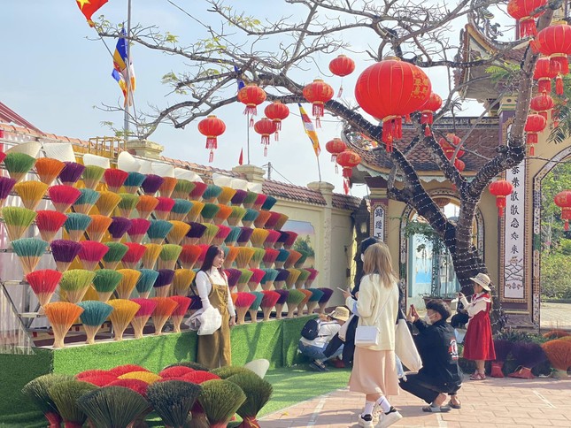 Một góc văn hóa làm nơi chụp ảnh lưu niệm