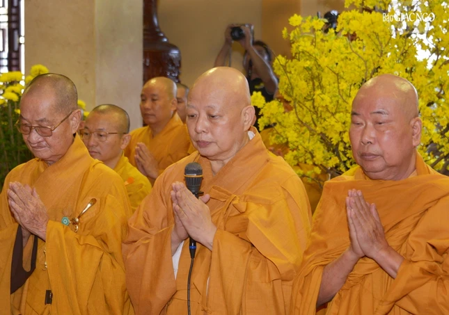 Hòa thượng Thích Lệ Trang thành kính đảnh lễ, tác bạch khánh tuế đến Đức Pháp chủ GHPGVN Hòa thượng Thích Lệ Trang thành kính đảnh lễ, tác bạch khánh tuế đến Đức Pháp chủ GHPGVN