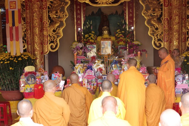 Chư tôn đức tưởng niệm Hòa thượng Thích Giác Tánh