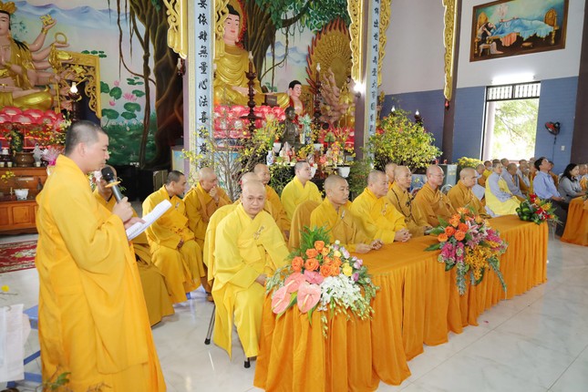 Ban Trị sự họp mặt, chúc Tết