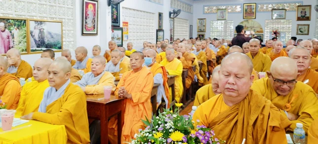 Chư tôn đức Tăng Ni tham dự