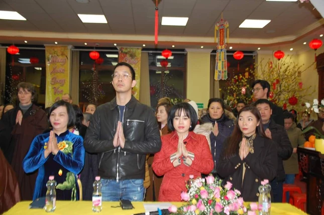 Cầu nguyện bình an trong năm mới